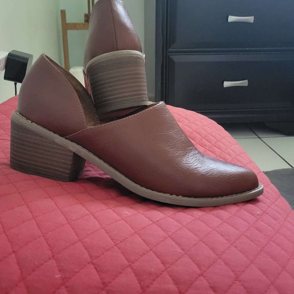 Women's shoes